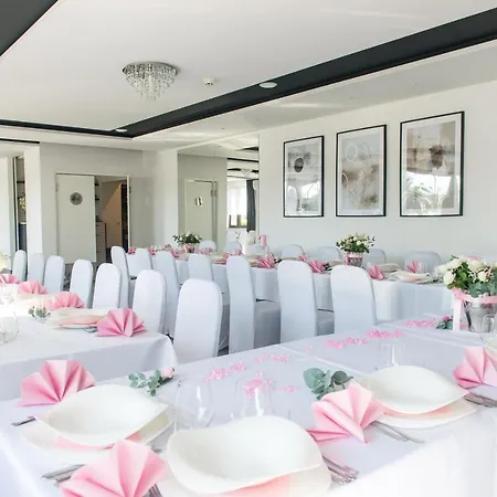 Bed and Breakfast Strzelec 3*