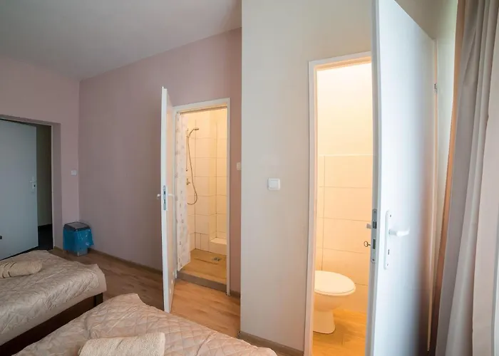 Bed and Breakfast Strzelec 3*